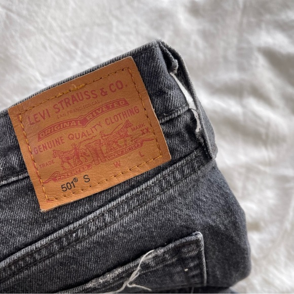 Levi 501 Skinny Jean - Picture 2 of 6